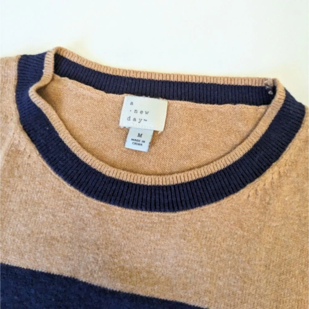 Tan Navy A New Day Super soft Sweater Pullover Medium Women's